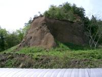 矢野(宇根)の火道角礫岩の露頭の写真