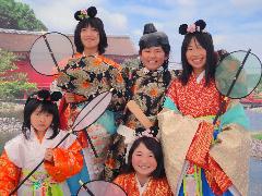 奈良時代の衣裳体験の様子