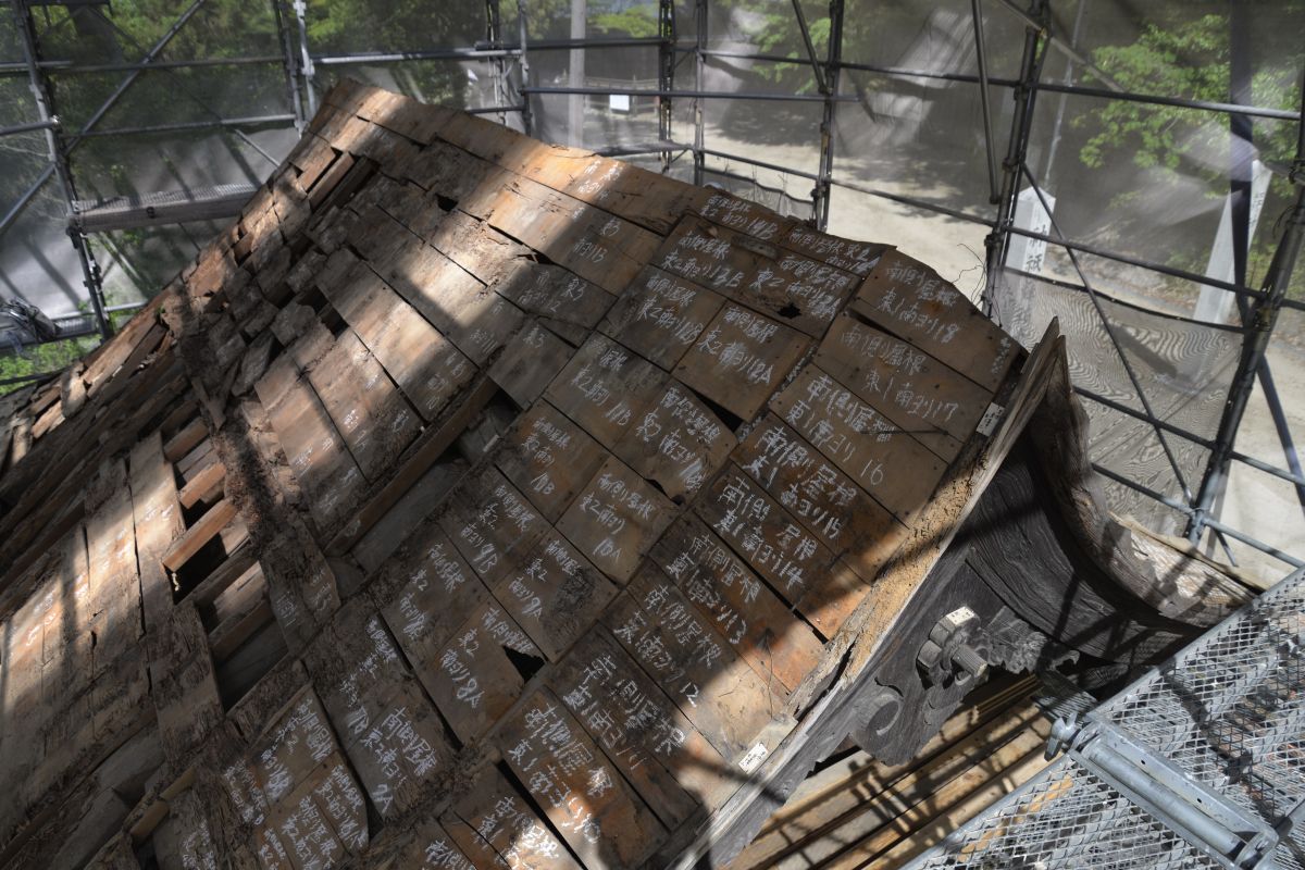 南宮神社鐘撞堂 野地板番号付け