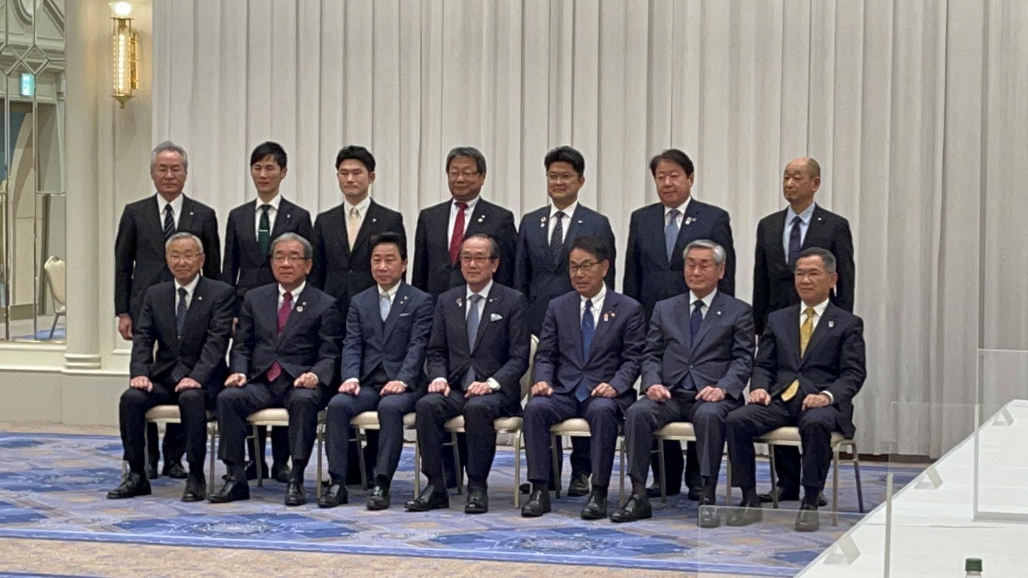 広島県市長会議での集合写真