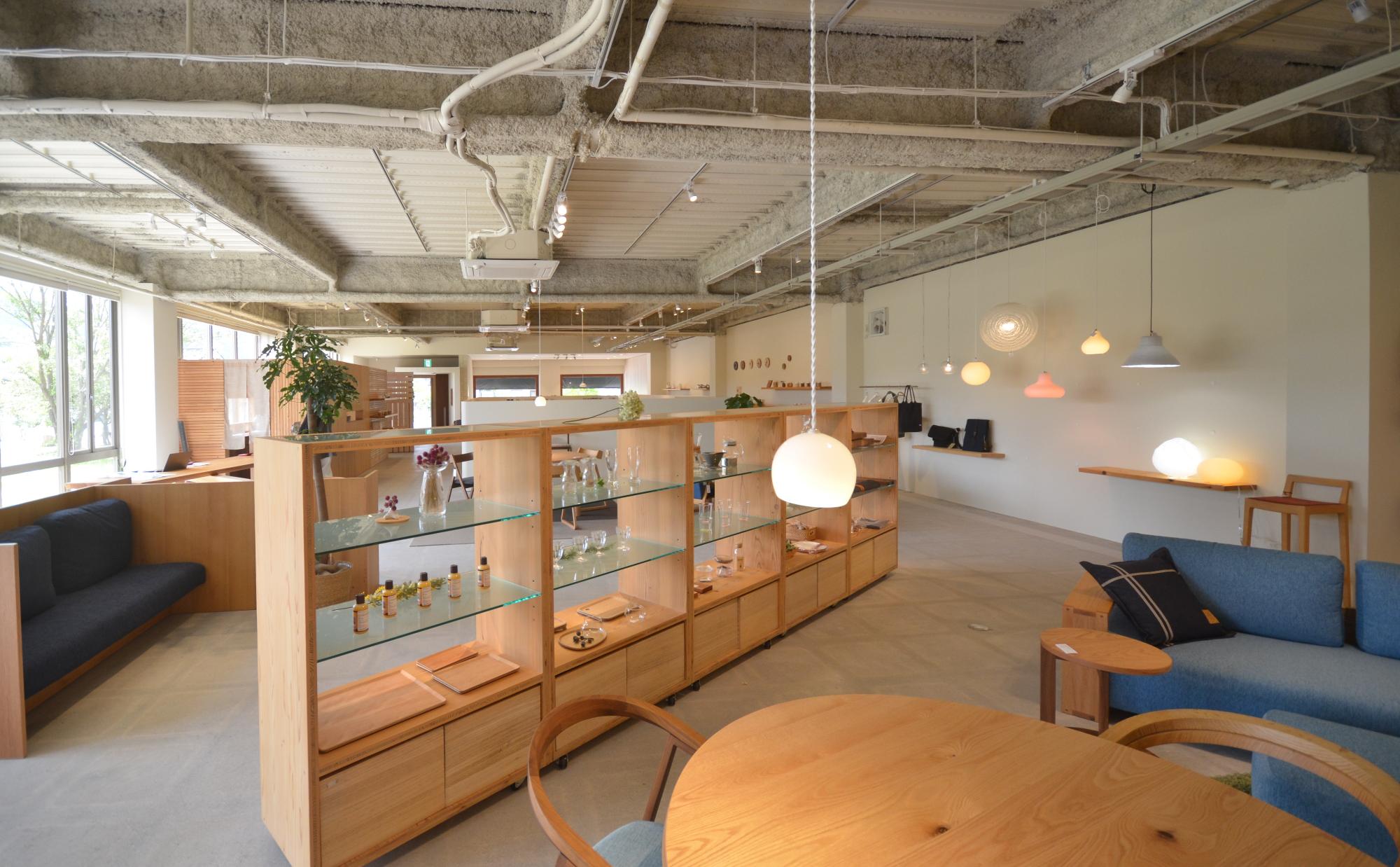 若葉家具ショールーム