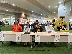 ハッピーハロウィンin府中2023の審査員で記念撮影