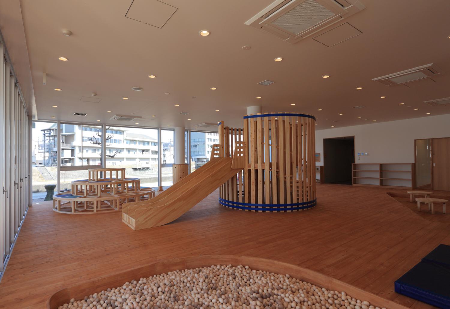 府中市こどもの国ポムポム