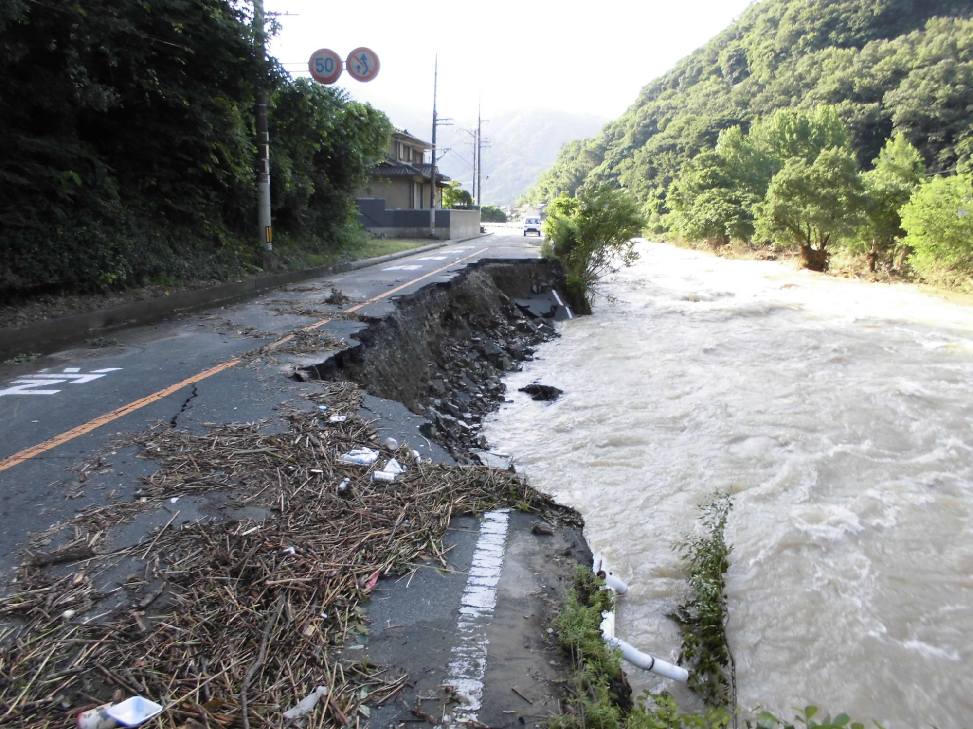 府中上下線の篠根町付近7月9日の様子