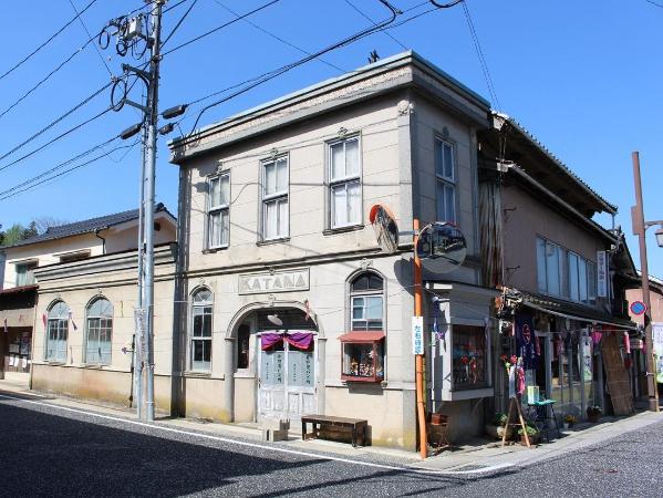 旧片野製パン所の外観