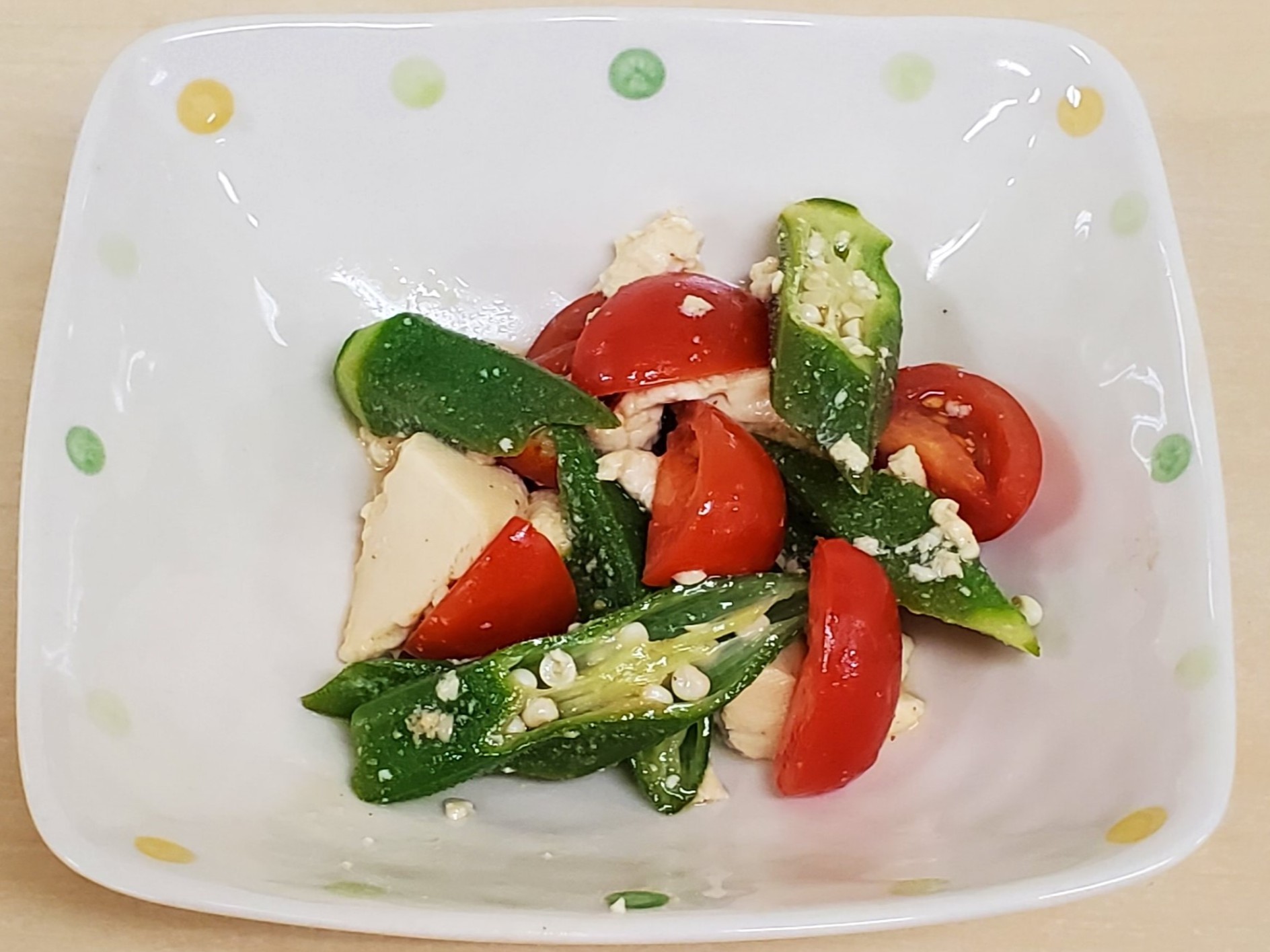 オクラと豆腐のサラダ