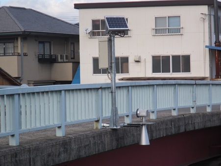 竹安橋の危機管理型水位計