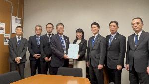 三上えり 参議院議員