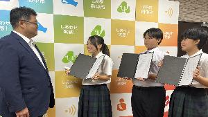 記念撮影の様子