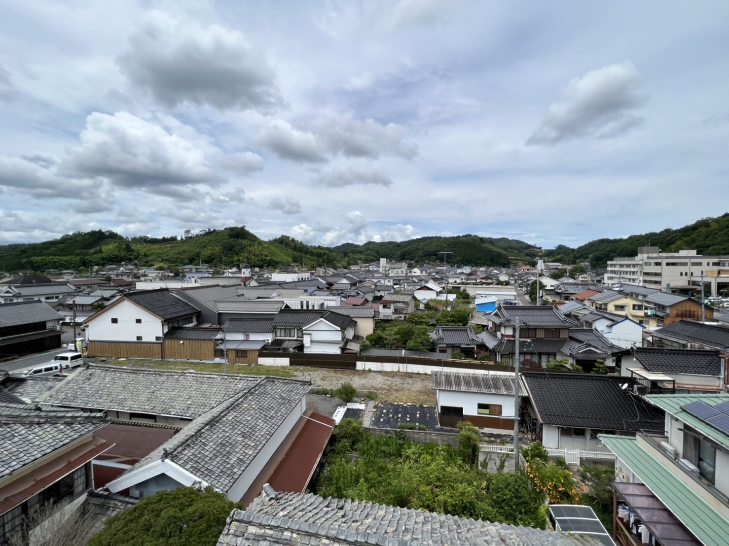 屋上から上下駅方面の眺め