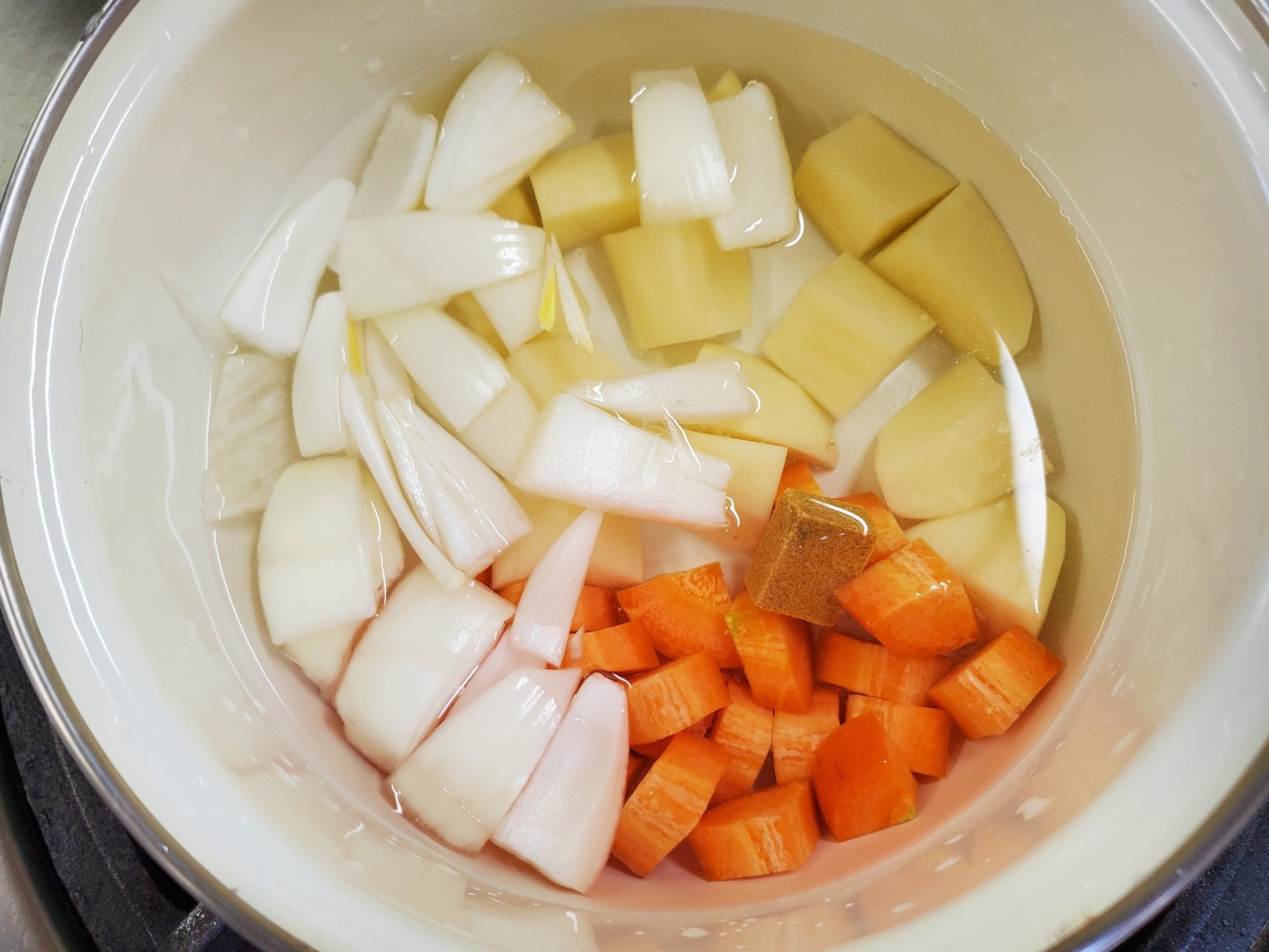 スープ煮鍋にAを入れる